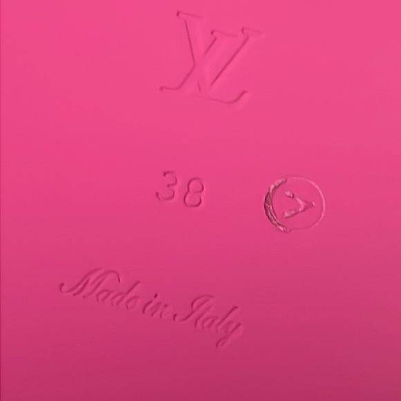 Louis Vuitton Slides/Sandals - Picture 12 of 16